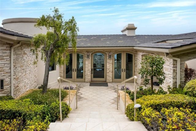 1221 Emerald Bay, Laguna Beach, CA 92651