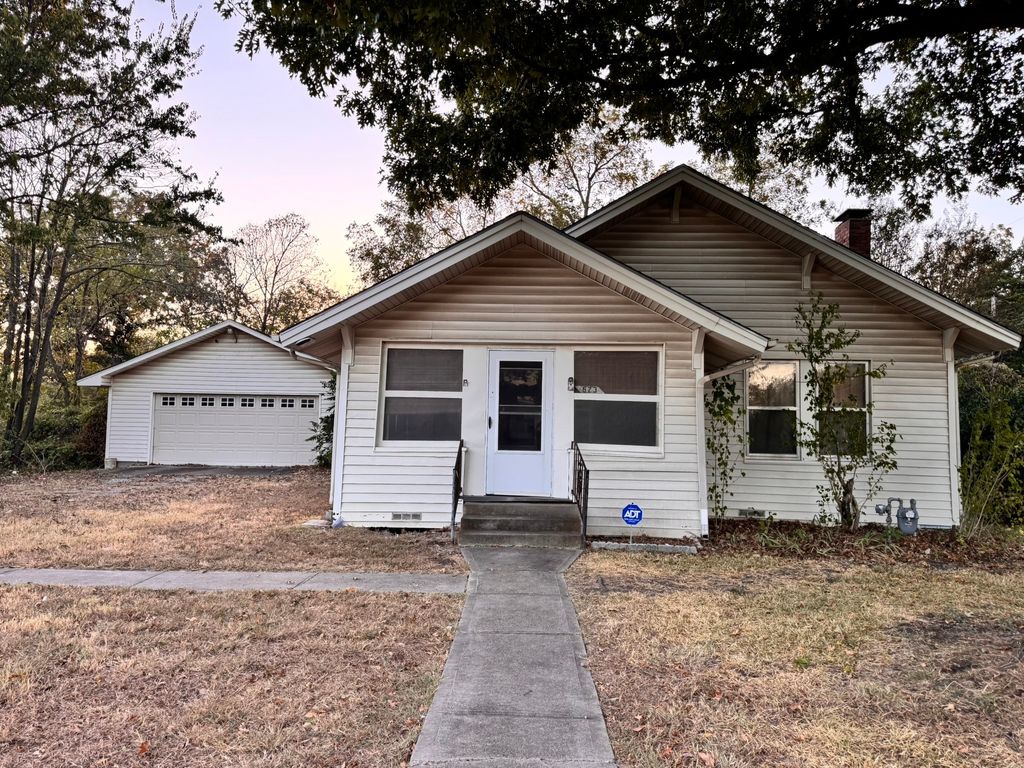 623 N Dallas Avenue, Lancaster, TX 75146