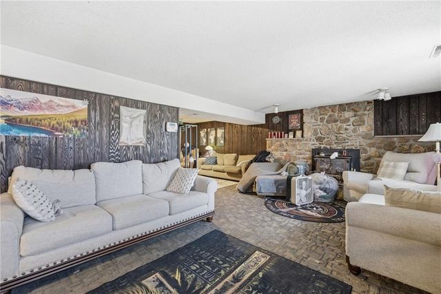 14903 E Kentucky Road, Independence, MO 64050