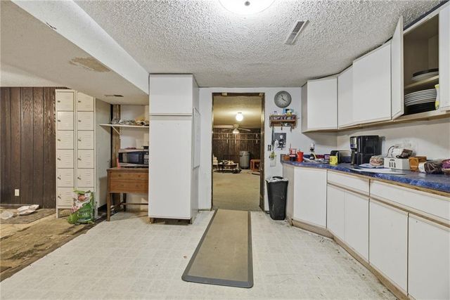 14903 E Kentucky Road, Independence, MO 64050