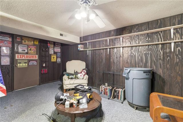 14903 E Kentucky Road, Independence, MO 64050