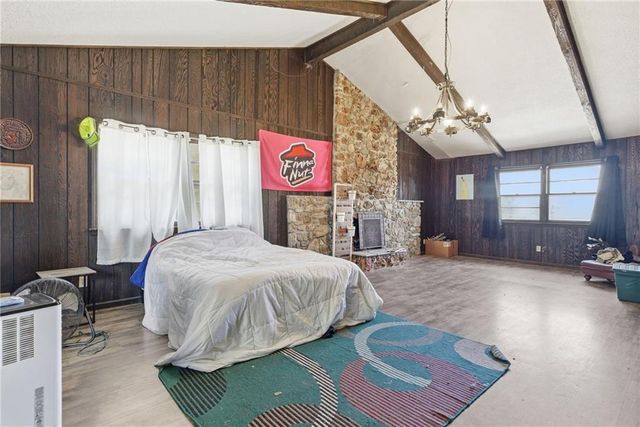 14903 E Kentucky Road, Independence, MO 64050