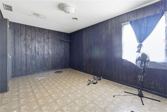 14903 E Kentucky Road, Independence, MO 64050