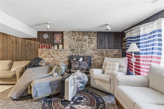 14903 E Kentucky Road, Independence, MO 64050