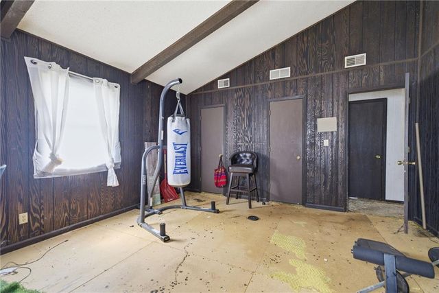 14903 E Kentucky Road, Independence, MO 64050