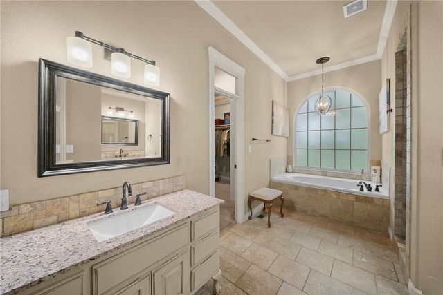 14 Holcombe Lane, Bella Vista, AR 72714