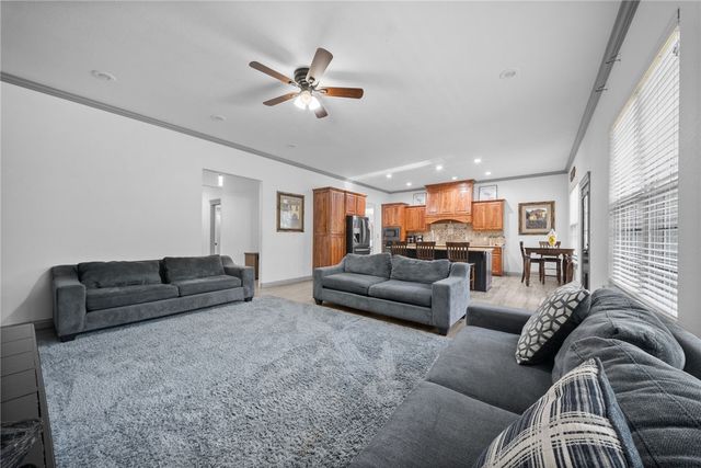 14 Holcombe Lane, Bella Vista, AR 72714