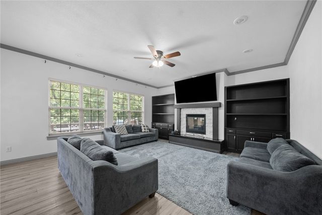 14 Holcombe Lane, Bella Vista, AR 72714