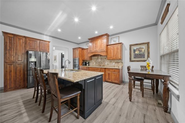 14 Holcombe Lane, Bella Vista, AR 72714