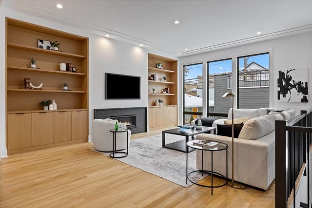 3846 N Bell Avenue, Chicago, IL 60618