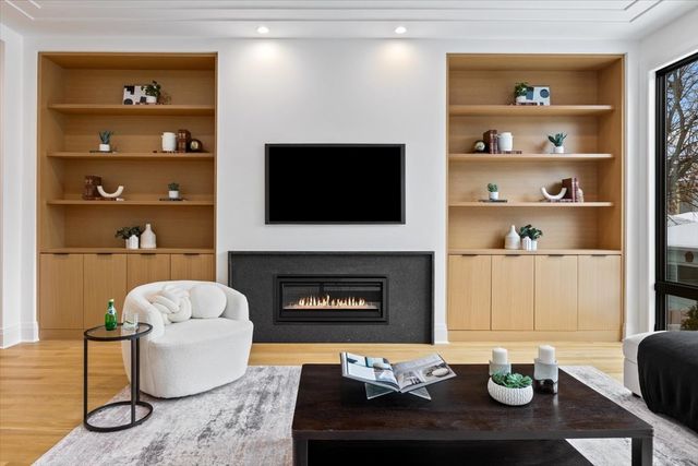 3846 N Bell Avenue, Chicago, IL 60618