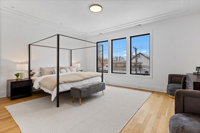 3846 N Bell Avenue, Chicago, IL 60618