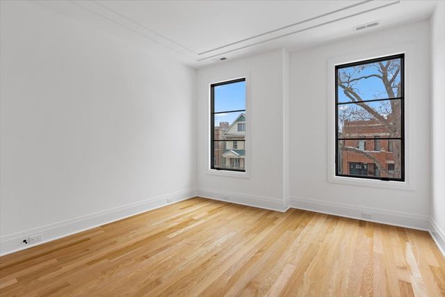 3846 N Bell Avenue, Chicago, IL 60618