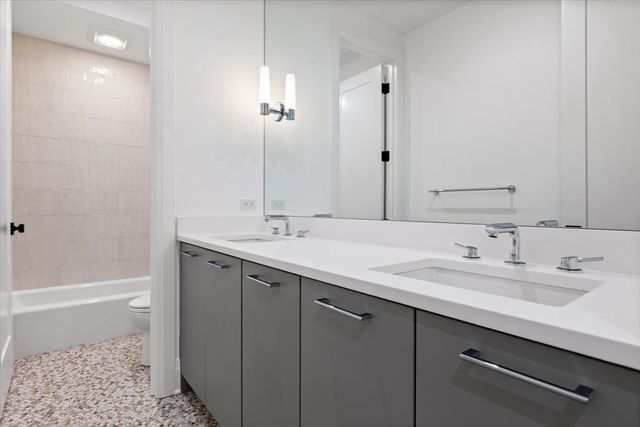 3846 N Bell Avenue, Chicago, IL 60618