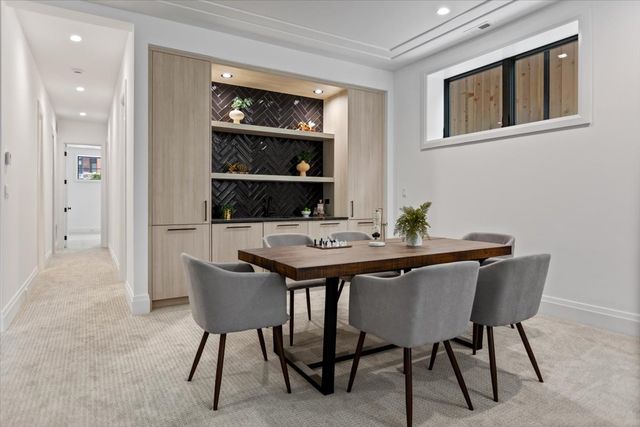 3846 N Bell Avenue, Chicago, IL 60618