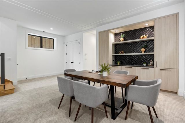 3846 N Bell Avenue, Chicago, IL 60618