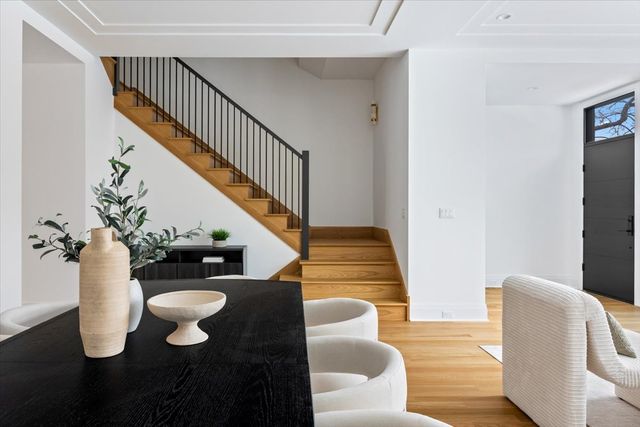 3846 N Bell Avenue, Chicago, IL 60618