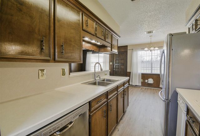 13915 Roundstone Lane, Houston, TX 77015