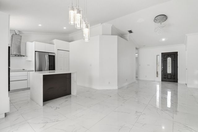 105 Vanessa Street, Palm Springs, FL 33461
