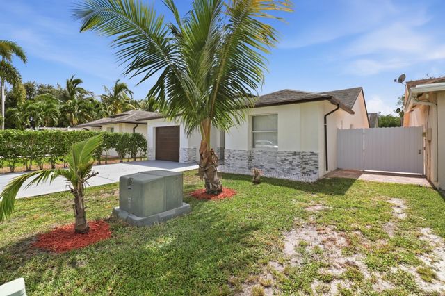 105 Vanessa Street, Palm Springs, FL 33461