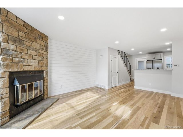 9800 W Cornell Pl, Lakewood, CO 80227