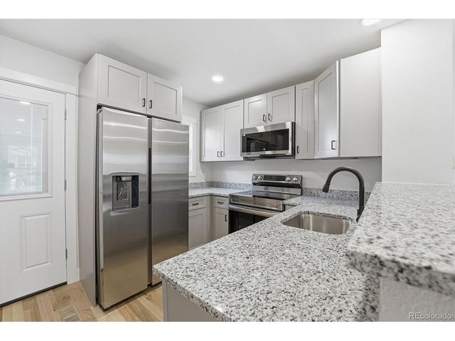 9800 W Cornell Pl, Lakewood, CO 80227