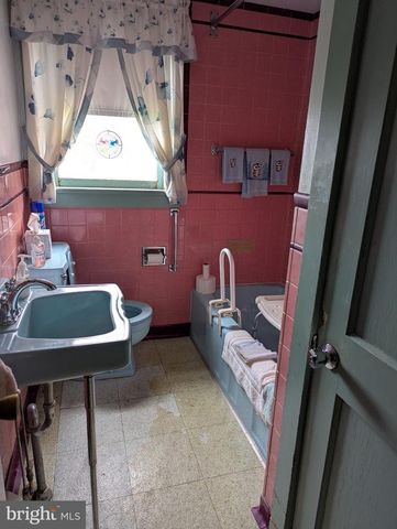 545 N OCTORARA TRL, Parkesburg, PA 19365