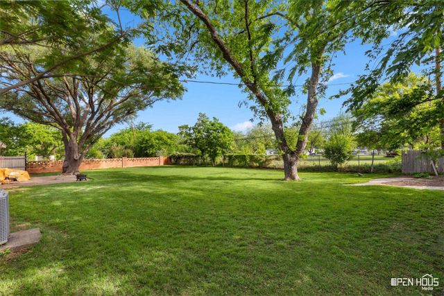 723 MAPLE STREET, Burkburnett, TX 76354