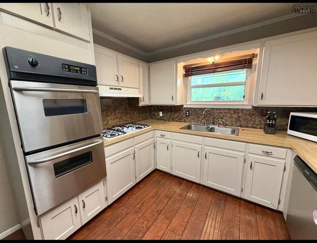 723 MAPLE STREET, Burkburnett, TX 76354