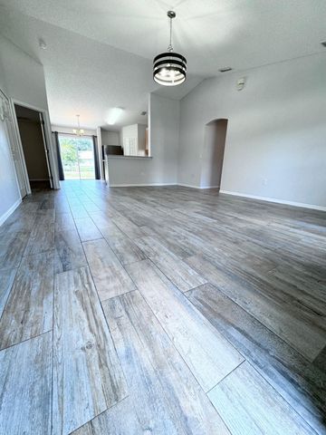 1006 Fairplay Avenue NW, Palm Bay, FL 32907