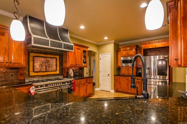 1916 Oakbrook Dr, Sherwood, AR 72120