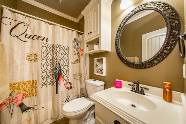 1916 Oakbrook Dr, Sherwood, AR 72120