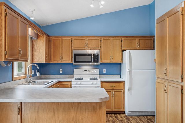 850 114th Avenue NE, Blaine, MN 55434