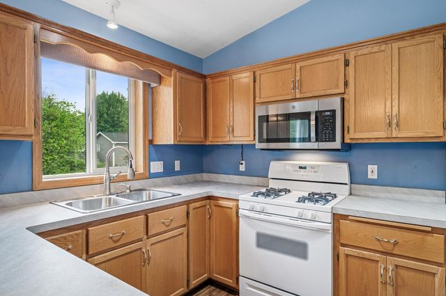 850 114th Avenue NE, Blaine, MN 55434