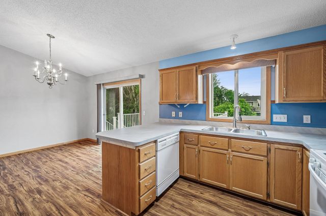 850 114th Avenue NE, Blaine, MN 55434