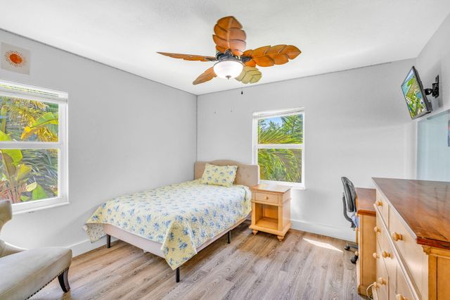 17227 Allamanda Drive, Sugarloaf Key, FL 33042