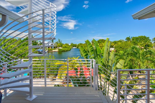 17227 Allamanda Drive, Sugarloaf Key, FL 33042