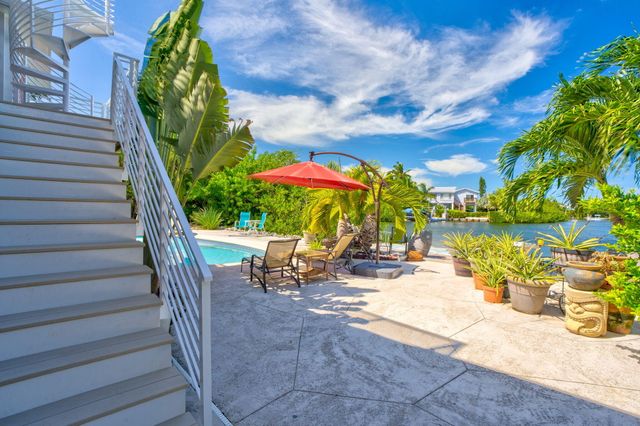 17227 Allamanda Drive, Sugarloaf Key, FL 33042