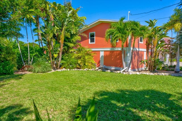 17227 Allamanda Drive, Sugarloaf Key, FL 33042