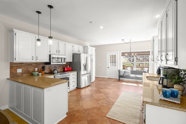 8225 Old White River Road, Rogers, AR 72756