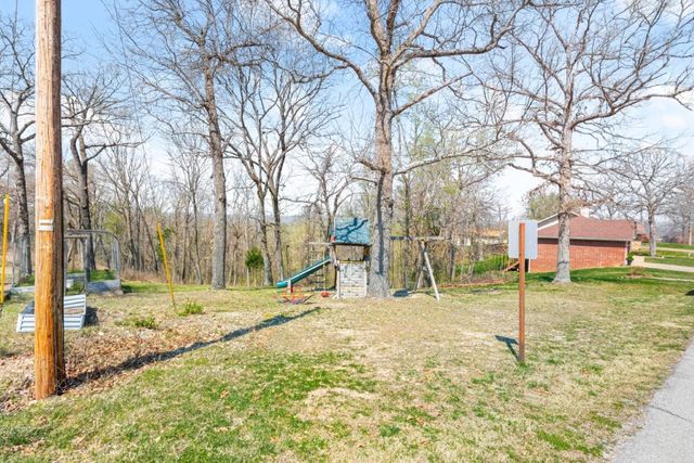 8225 Old White River Road, Rogers, AR 72756