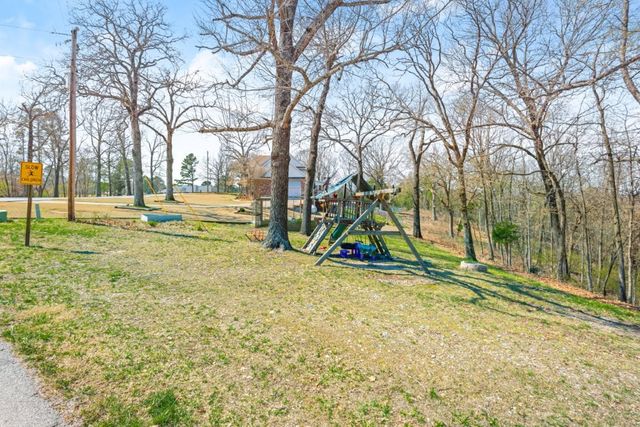 8225 Old White River Road, Rogers, AR 72756