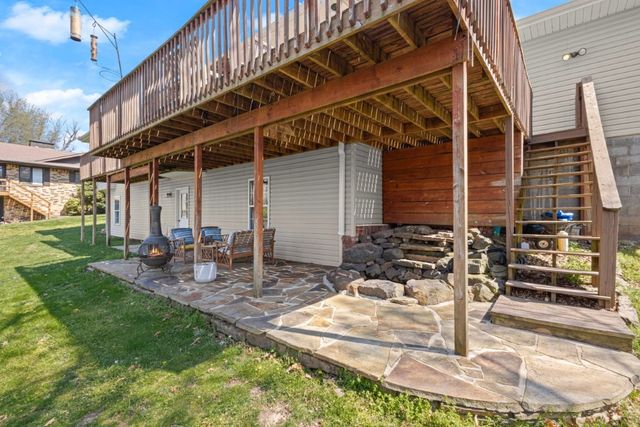 8225 Old White River Road, Rogers, AR 72756