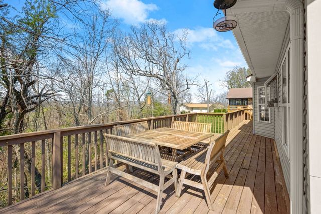 8225 Old White River Road, Rogers, AR 72756