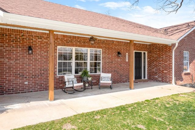 8225 Old White River Road, Rogers, AR 72756