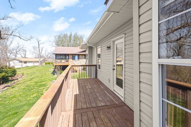 8225 Old White River Road, Rogers, AR 72756