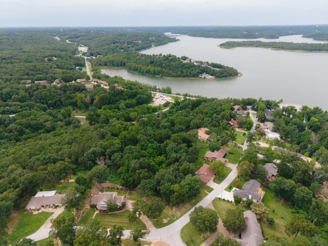 8225 Old White River Road, Rogers, AR 72756