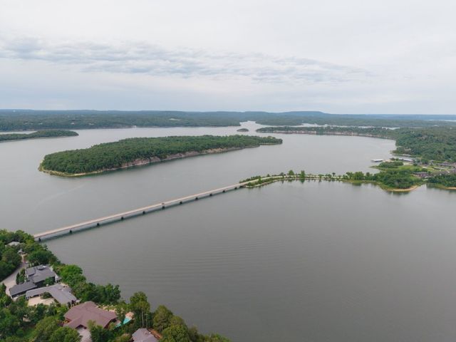 8225 Old White River Road, Rogers, AR 72756