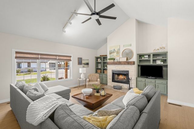 8225 Old White River Road, Rogers, AR 72756