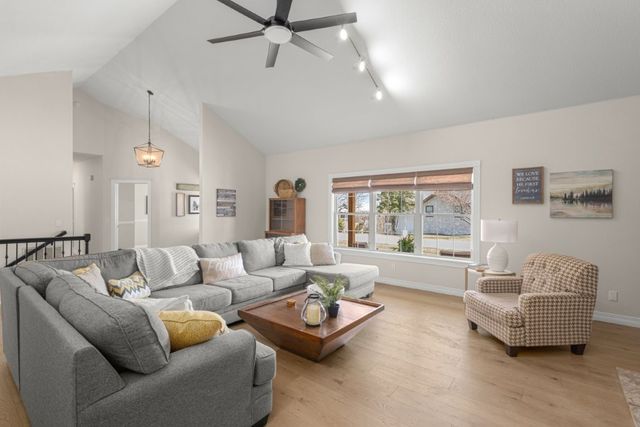 8225 Old White River Road, Rogers, AR 72756